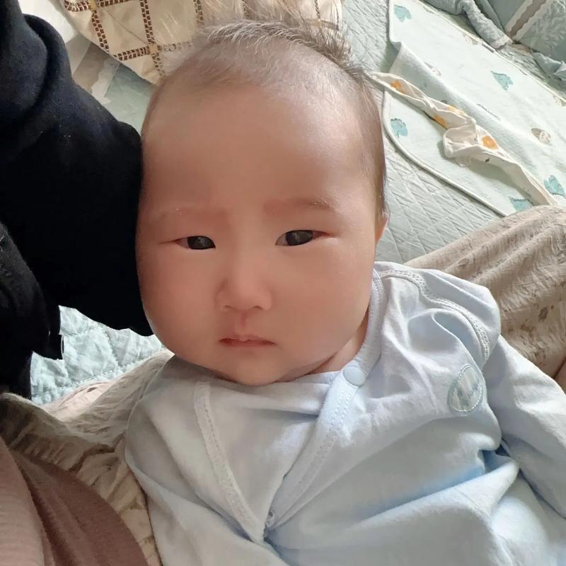 蛇年男宝宝取名,寓意志向远大、未来闪耀。 蛇年男宝宝取名,寓意志向远大、未来闪耀。